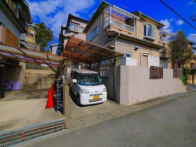 西田中町戸建（西田中町567-11）の駐車場|駐車スペースもあります