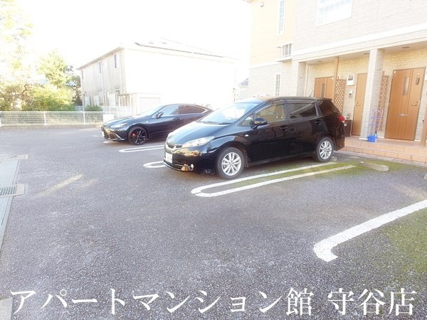 ノーヴァトワーレAの駐車場