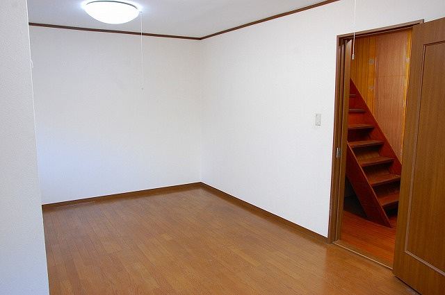 南京終事務所の内装