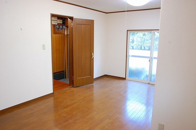 南京終事務所の内装