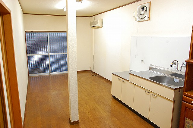 南京終事務所のキッチン