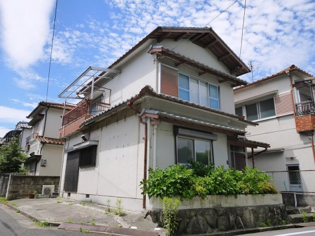 南京終事務所の外観|角地の使い易い立地です
