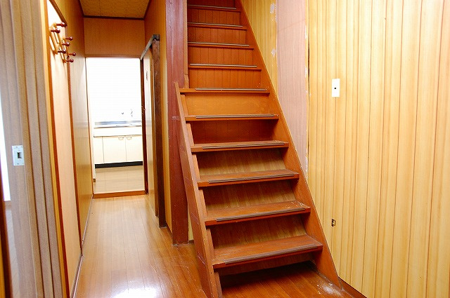 南京終事務所の玄関