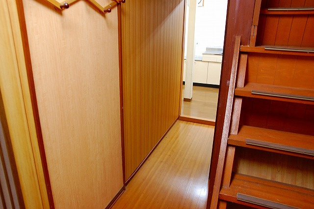 南京終事務所の玄関