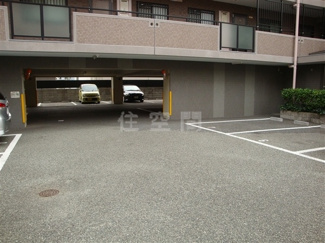 【駐車場】