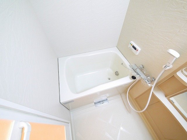 シャインヒルズⅠの浴室|一日の疲れを癒してください。