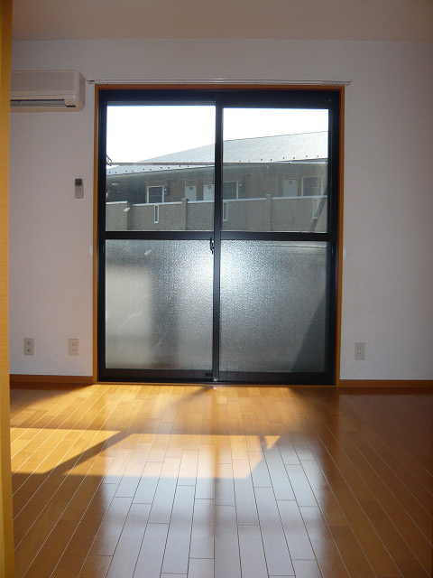 ジュネスIの洋室|日当り良好【ジュネスI】