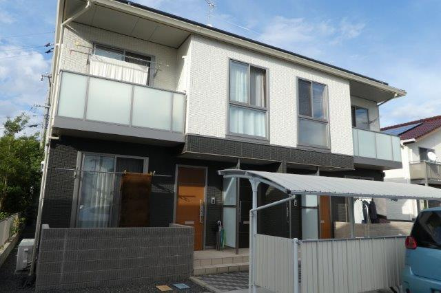 総社市小寺のアパートの外観