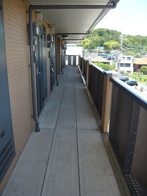 パピヨン南大沢のその他共用部分|共用廊下【パピヨン南大沢】