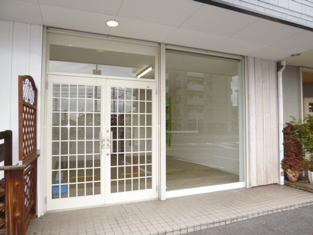 倉敷市中庄の店舗事務所の外観|入口