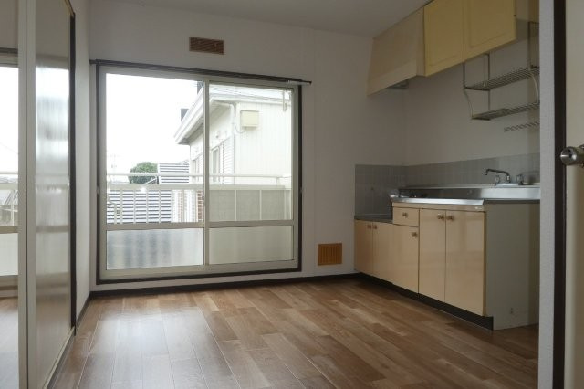 マンション西岡Ｂの内装|ダイニングキッチン