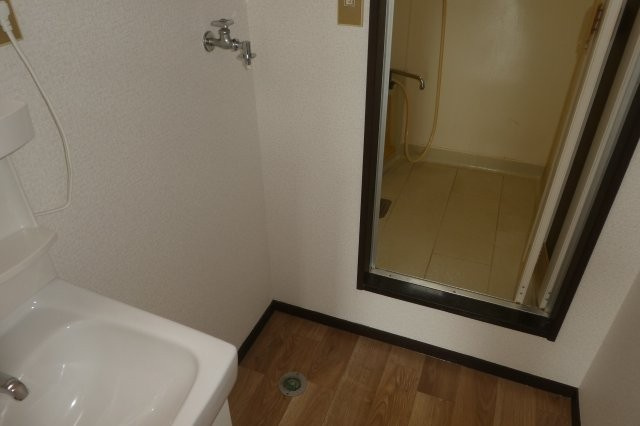 マンション西岡Ｂのその他|洗濯機置き場