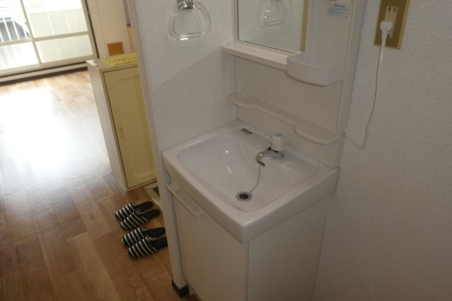 マンション西岡Ｂの独立洗面台