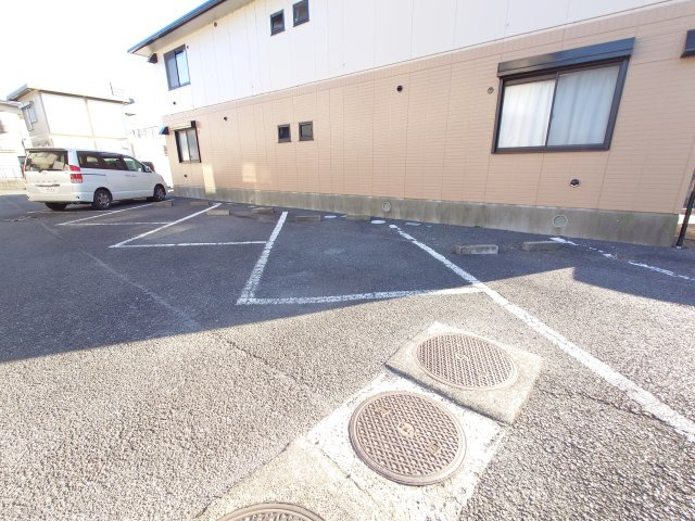 サニーコート桜井Ⅱの駐車場