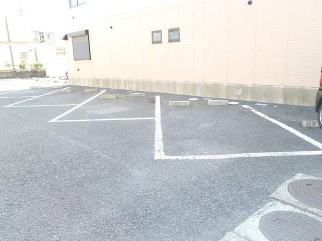 サニーコート桜井Ⅱの駐車場