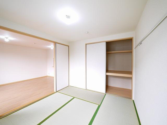 ラフィナートＢ・Ｃの内装|和室がひろがる居住スペース