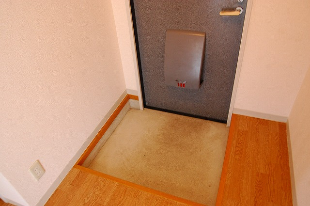 タモサーチＣの玄関