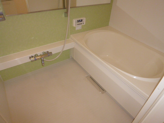 カーサ・ヴィアソーレＡの浴室|追い焚きバス