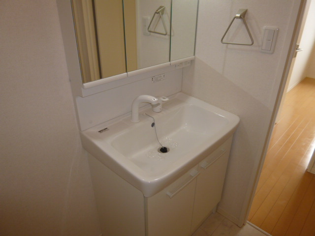 カーサ・ヴィアソーレＡの洗面所|洗髪洗面化粧台