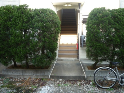 【エントランス】 | エルザ２２ | 階段前