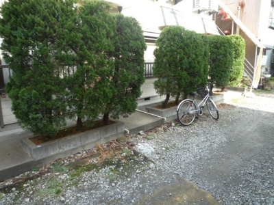 【エントランス】 | エルザ２２ | 物件前面にある私道