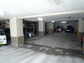 【駐車場】 | 地下駐車場