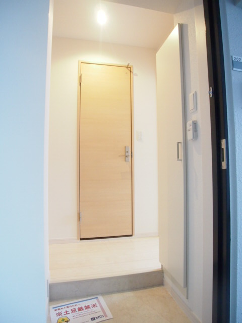 リブリ・エイリアスの玄関