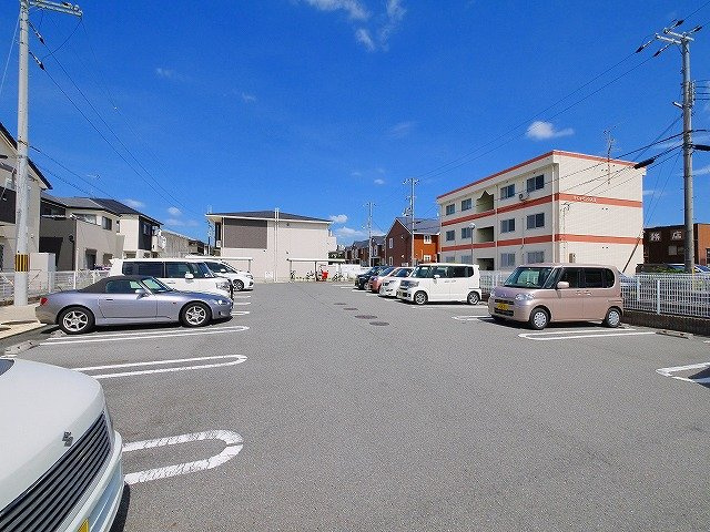 ランドマーク桜井　Ⅰの駐車場|駐車場完備です