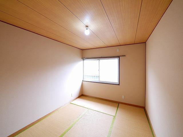 ニュー芝ハイツの和室|日本らしい落ち着いた雰囲気の和室です