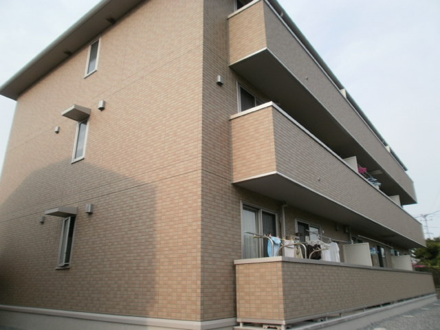 倉敷市中島のアパートの外観