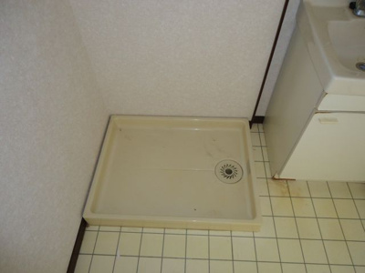 【設備】 | ファミール泉　Ａ | 室内洗濯機置場