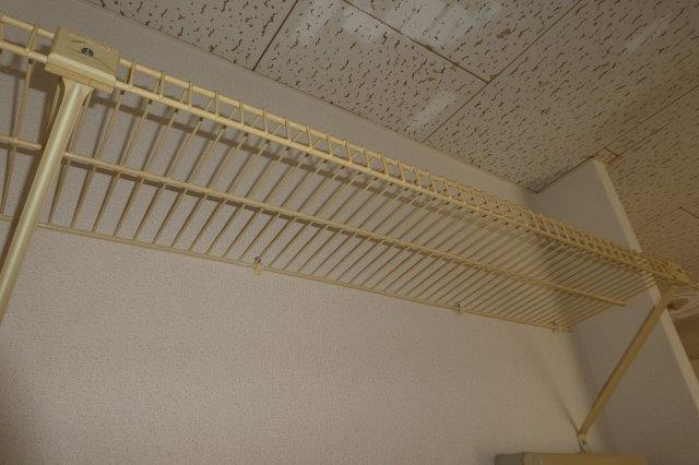 倉敷市中庄のアパートの洗面所|洗濯機上棚