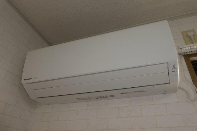 コニファーガーデン１の設備|洋室エアコン