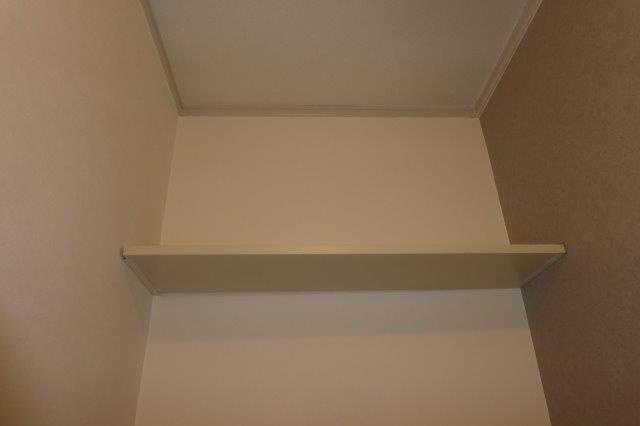 コニファーガーデン１のトイレ|トイレ棚