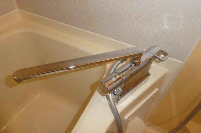 コニファーガーデン１の浴室|サーモスタッド付き水栓