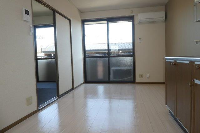 コニファーガーデン１のキッチン|ダイニングキッチン