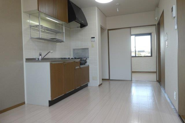 コニファーガーデン１のキッチン|ダイニングキッチン