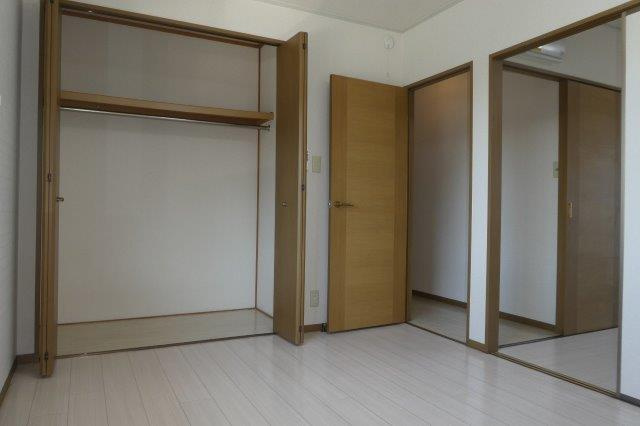 コニファーガーデン１の収納|洋室