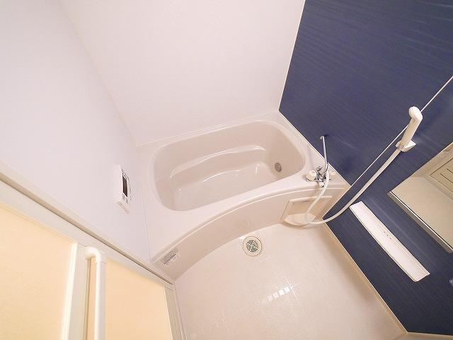 ジェルメ中山Ａの浴室|きれいなお風呂です