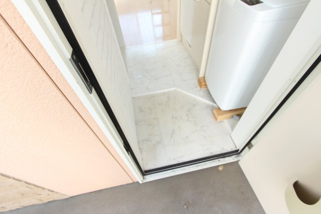 エコルステージ東白楽の玄関