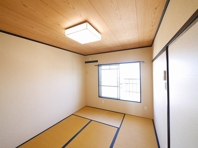 菅原三和マンションの和室|フローリングだけでなく、和室もあります