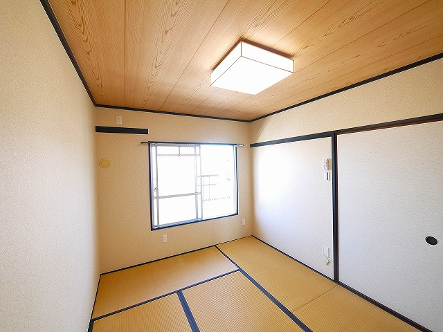 菅原三和マンションの和室|来客時にも便利な和室付き