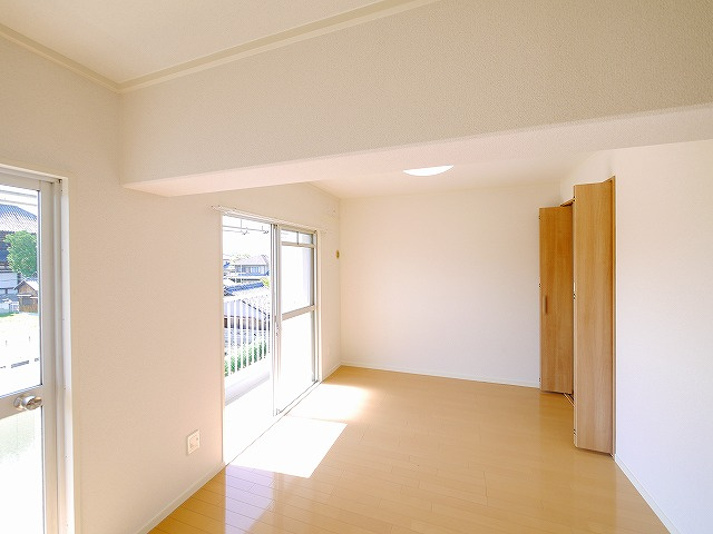 菅原三和マンションの居間・リビング|居間です