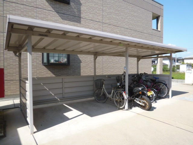 リビュール・エスポアＡのその他共用部分|自転車置き場