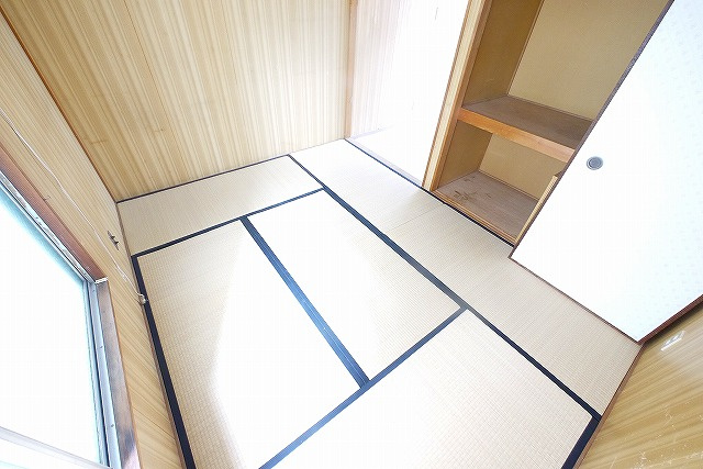 城戸ハイツ西棟の寝室|こちらが居室です。