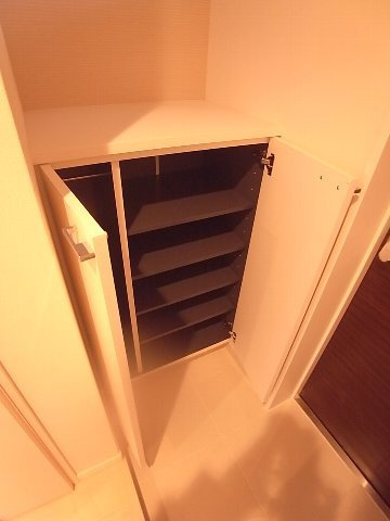 モントーレ　セントラルベイスタイルの玄関|モントーレ　セントラルベイスタイル（1LDK）　玄関