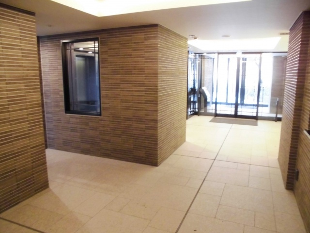 パークホームズ本郷東大前のエントランス