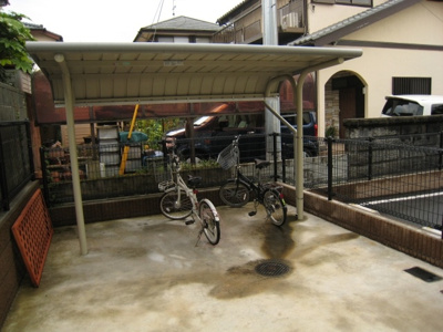 【その他共用部分】 | グルージア | 屋根付き駐輪場