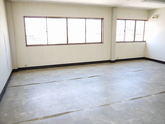 堀内店舗の内装