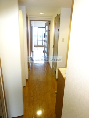 【玄関】 | グランビュー山手｜駅徒歩１分！！バルコニーから大阪平野が一望できます｜